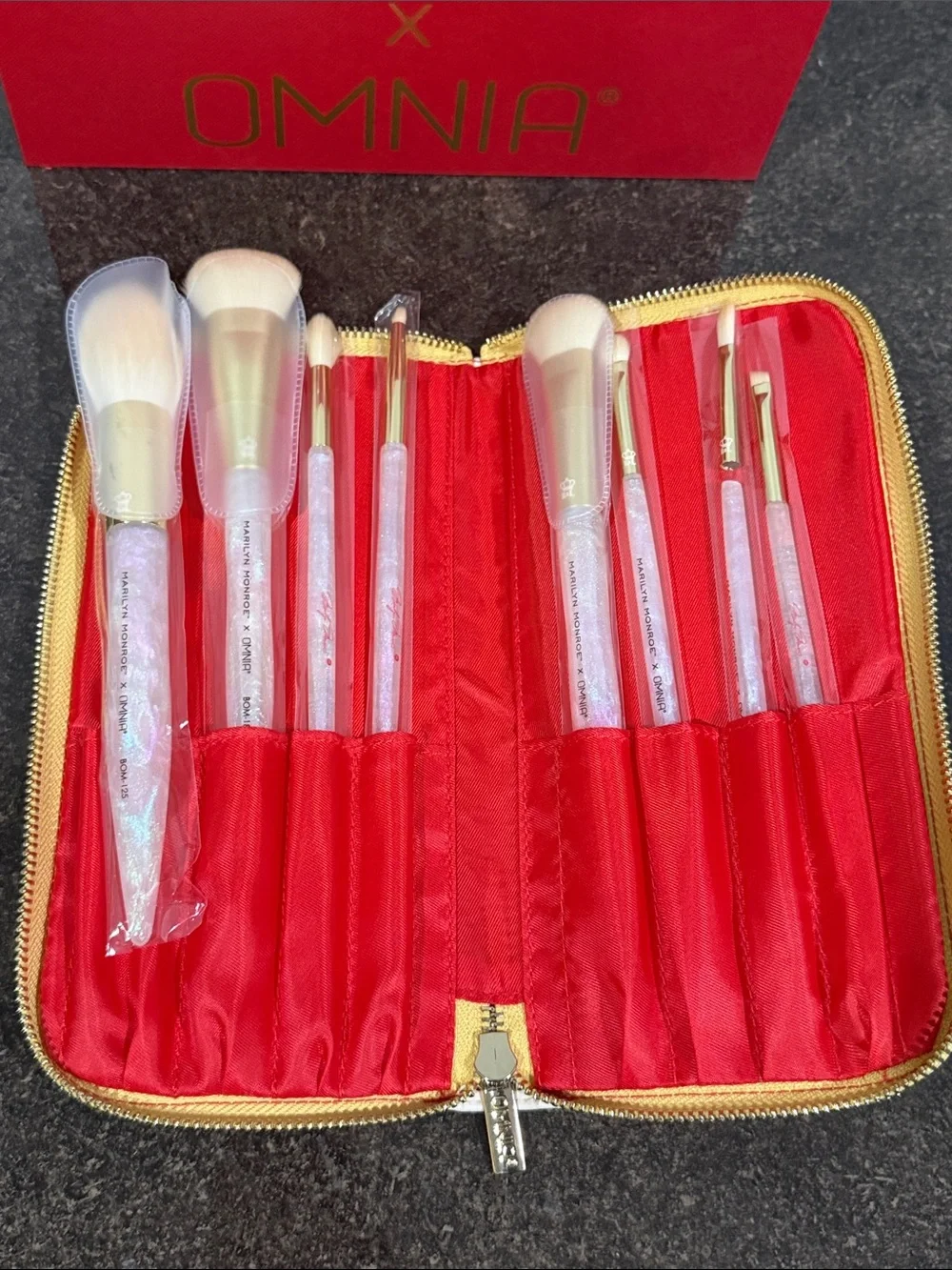 Marilyn Monroe x OMNIA Red Gift Box Limited Edition Brush Set